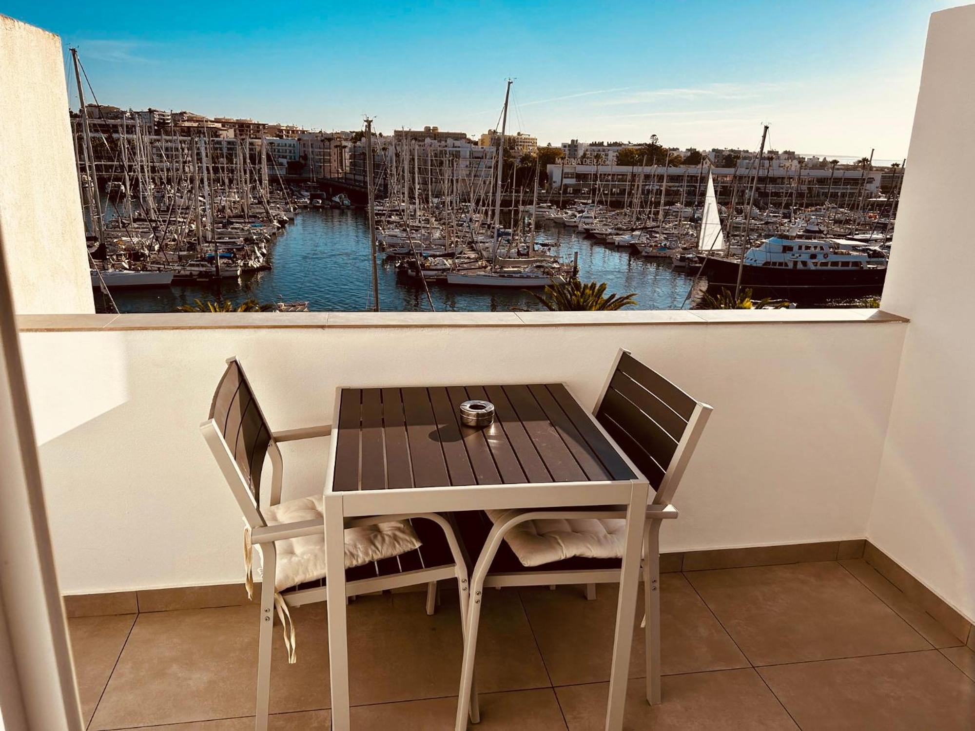 Central Lagos Apt With Marina Views Near Beaches Eksteriør bilde
