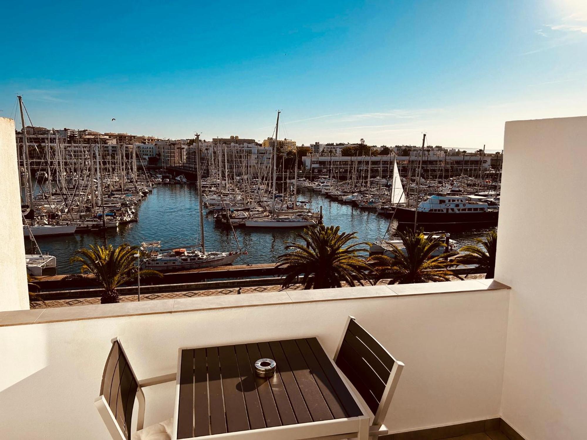 Central Lagos Apt With Marina Views Near Beaches Eksteriør bilde