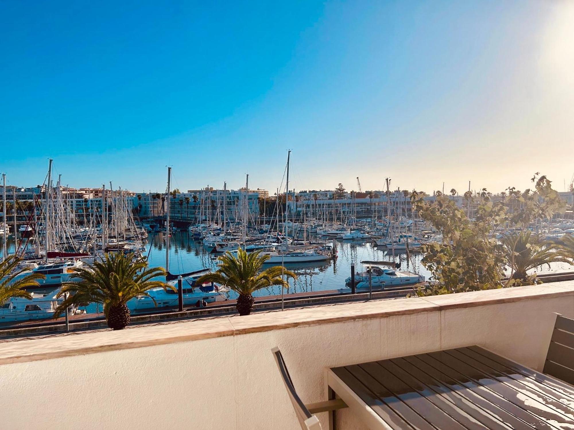 Central Lagos Apt With Marina Views Near Beaches Eksteriør bilde