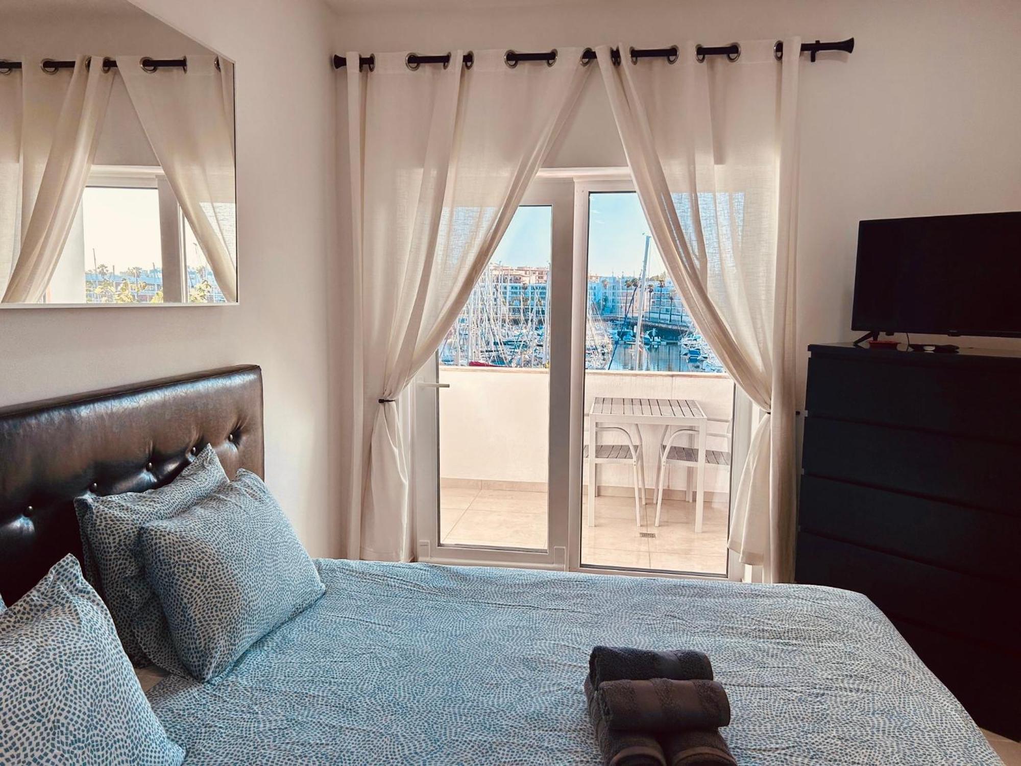 Central Lagos Apt With Marina Views Near Beaches Eksteriør bilde