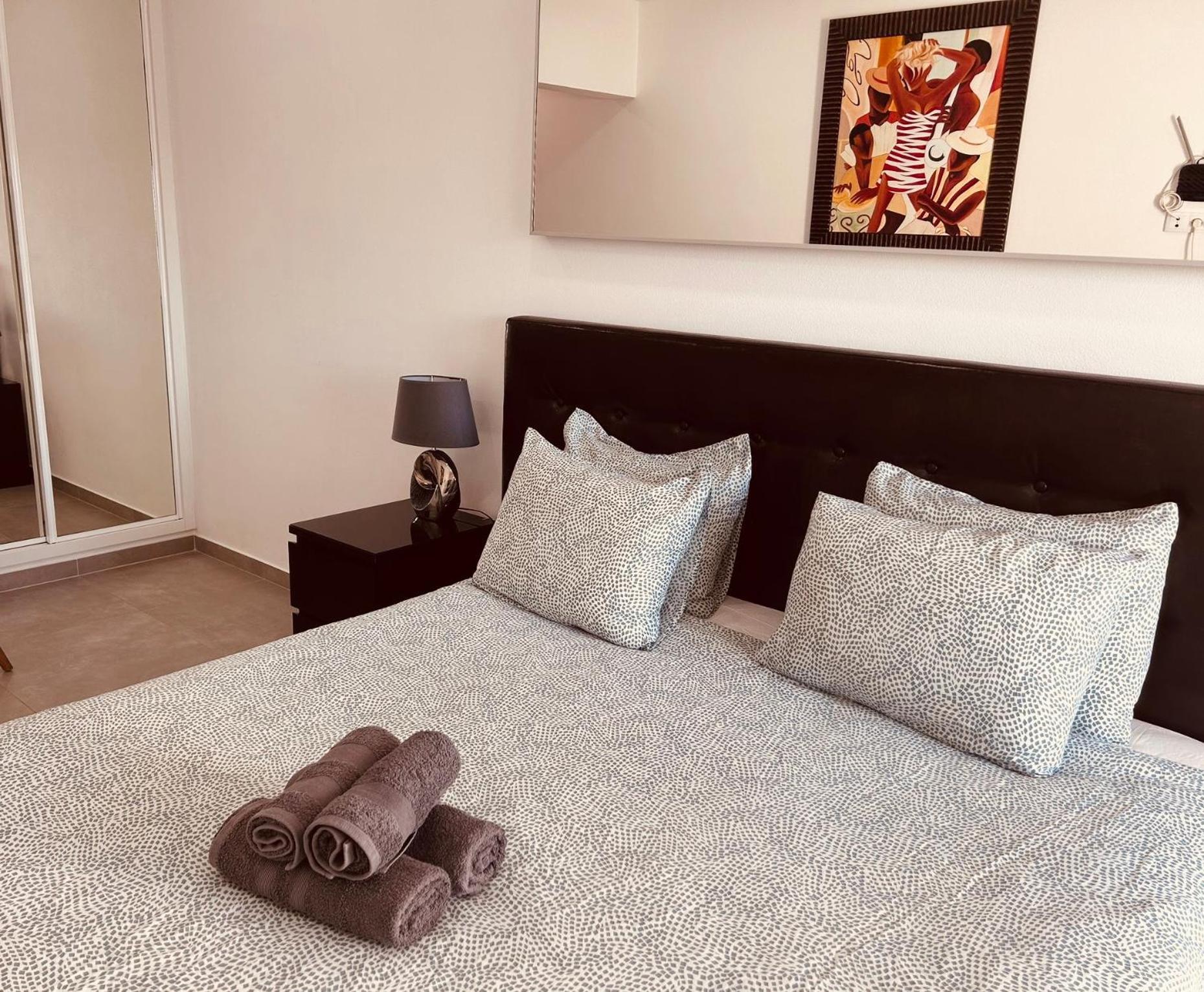 Central Lagos Apt With Marina Views Near Beaches Eksteriør bilde