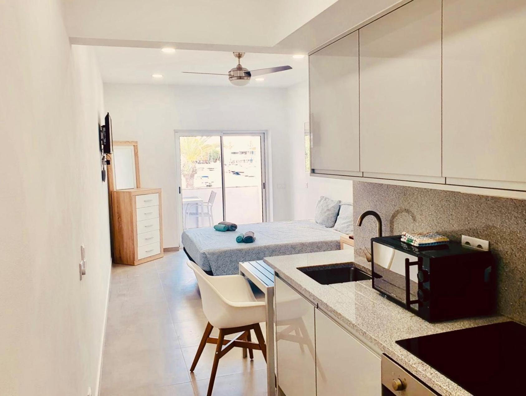 Central Lagos Apt With Marina Views Near Beaches Eksteriør bilde